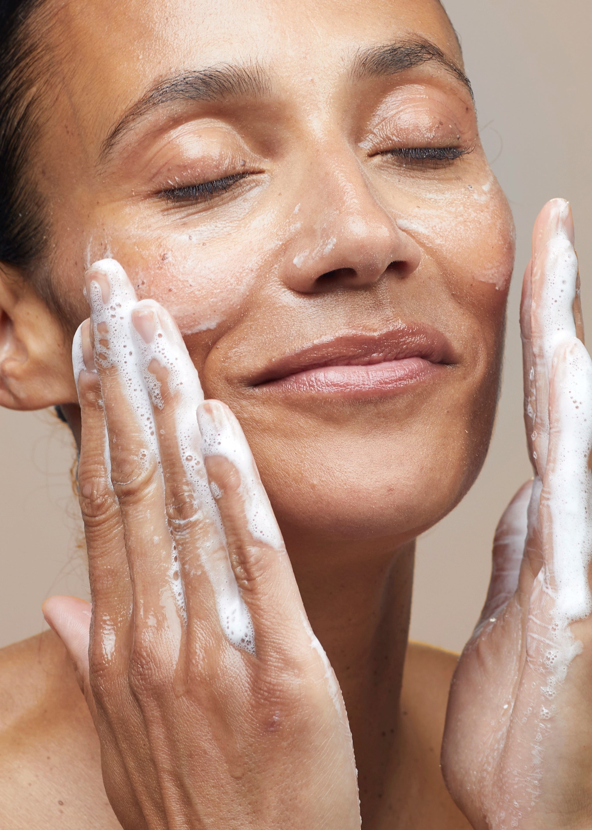 Healthyglow 3-in-1 Cleanser